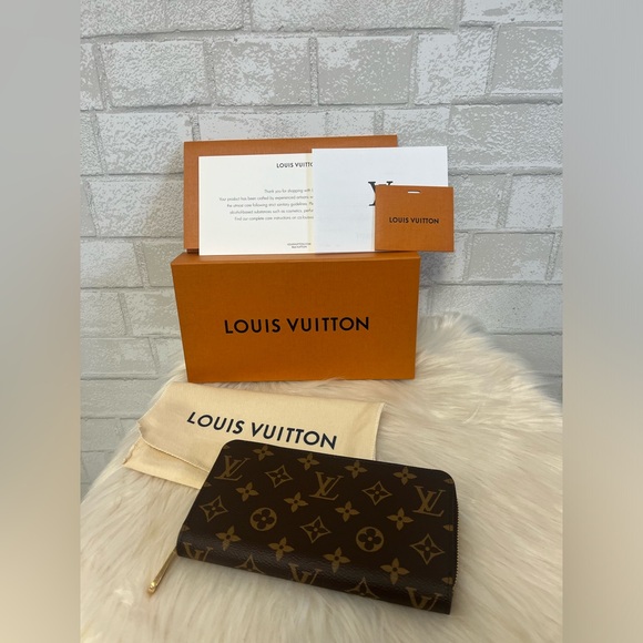 Louis Vuitton Zippy Wallet NWT - Picture 2 of 16